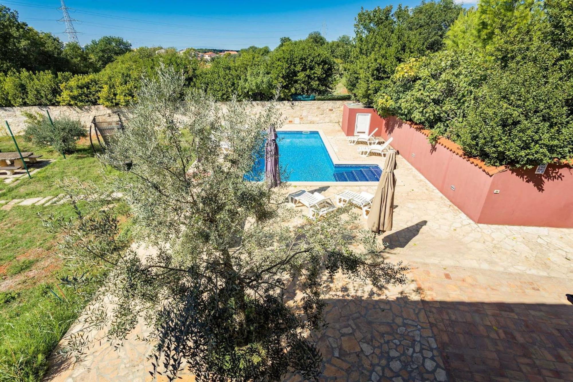 Holiday Home Pina Pula Luaran gambar