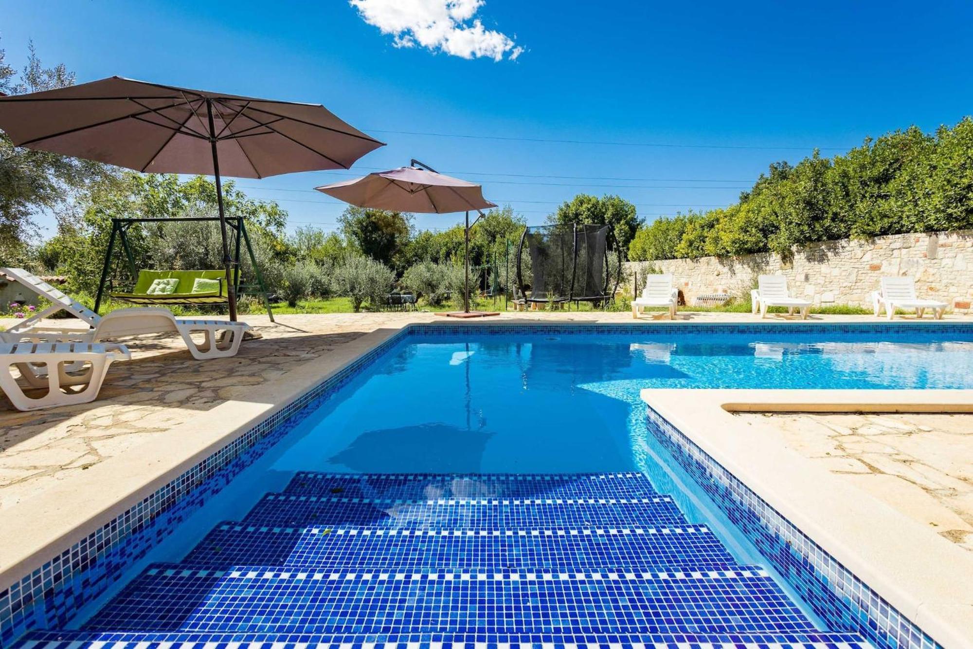 Holiday Home Pina Pula Luaran gambar